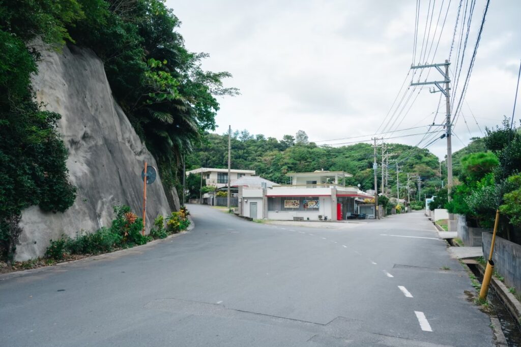 謝名城共同売店