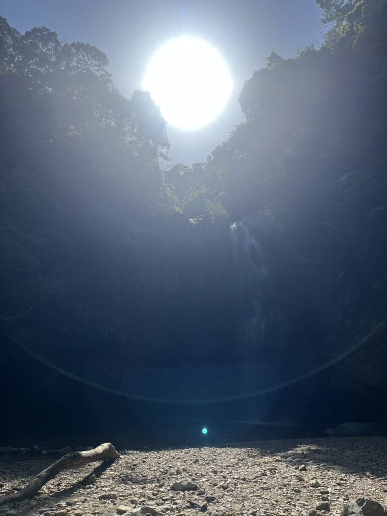 ター滝から見える朝焼け